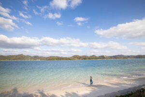 小路ぬける砂浜の宿