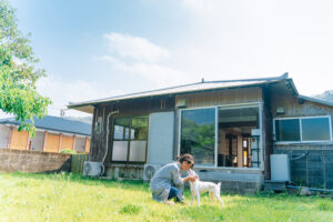 風ぬける川辺の宿