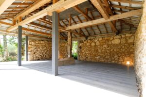 サンゴ石小屋のある宿