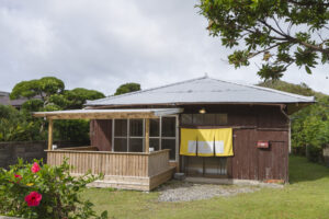 風ぬける川辺の宿