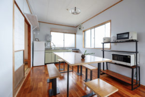 港と夕陽のみえる宿