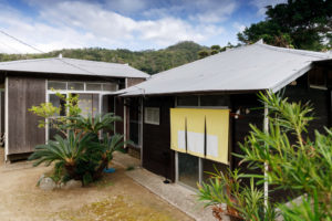 港と夕陽のみえる宿