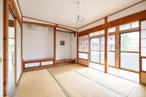 風ぬける川辺の宿